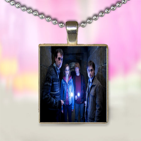 Harry Potter and The Deathly Hollow Movie Pendant with Chain